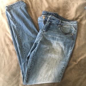 Low rise skinny jeans